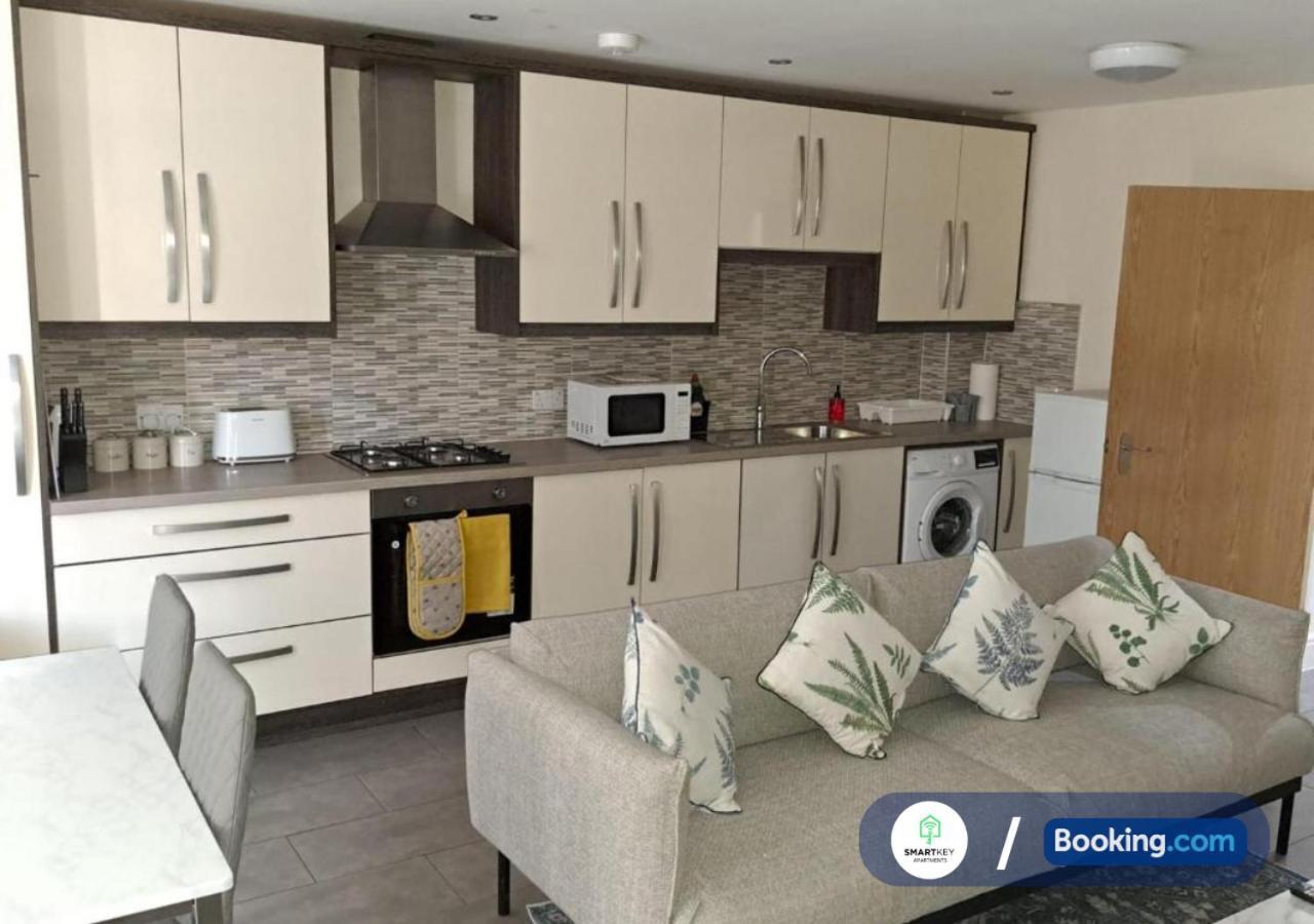 Modern 2 Bed 2 Bath Apartment Free Parking Watford  Eksteriør bilde