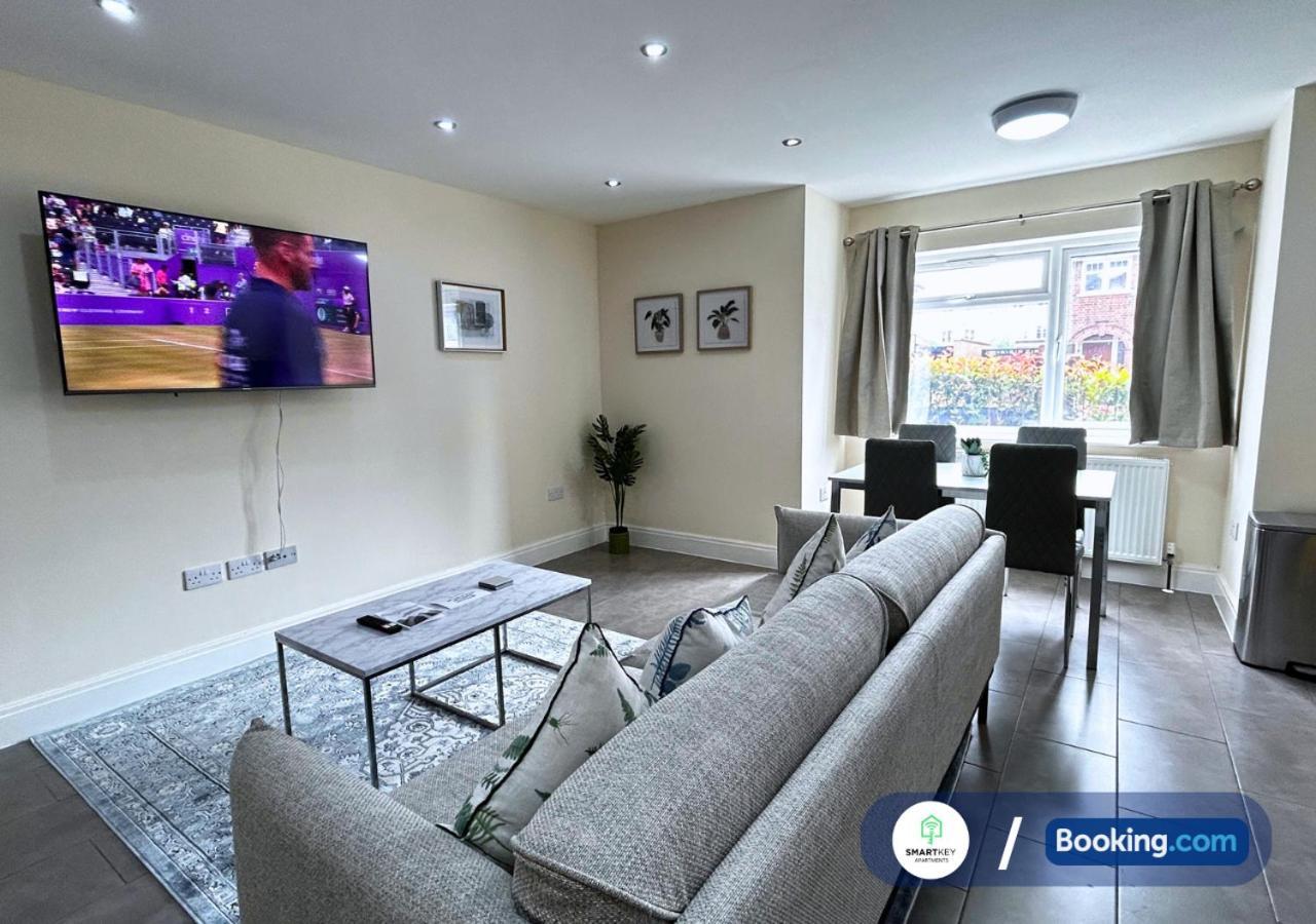 Modern 2 Bed 2 Bath Apartment Free Parking Watford  Eksteriør bilde