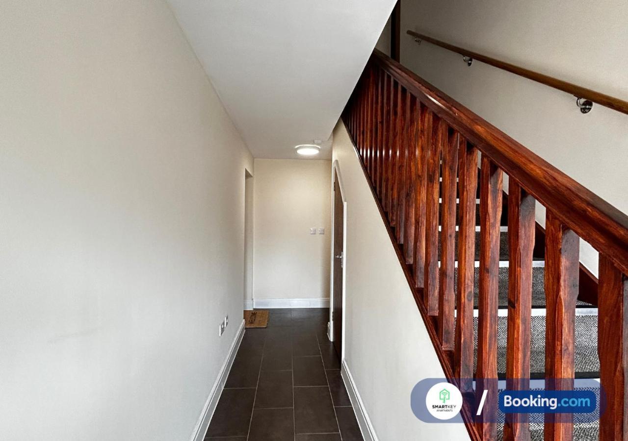 Modern 2 Bed 2 Bath Apartment Free Parking Watford  Eksteriør bilde