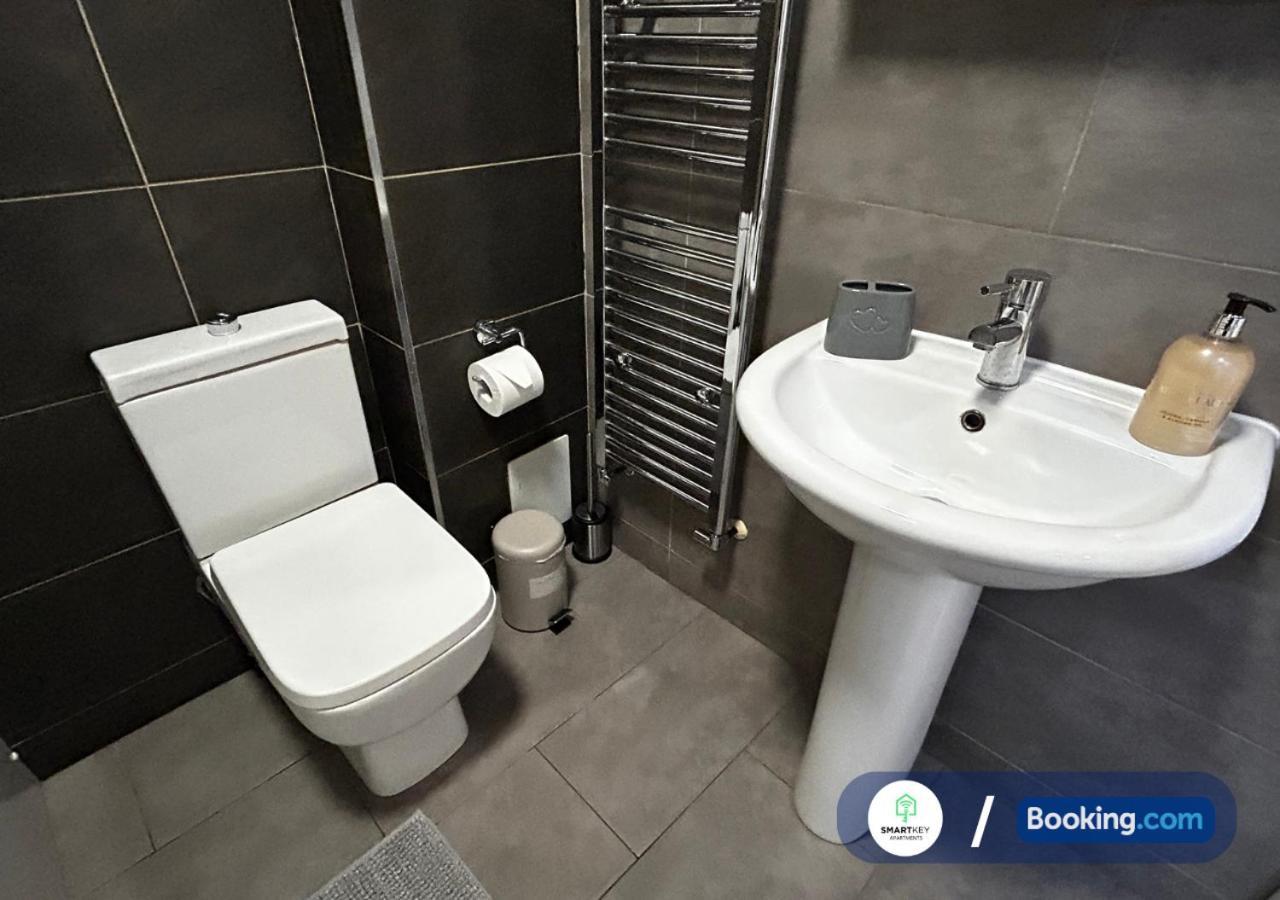 Modern 2 Bed 2 Bath Apartment Free Parking Watford  Eksteriør bilde